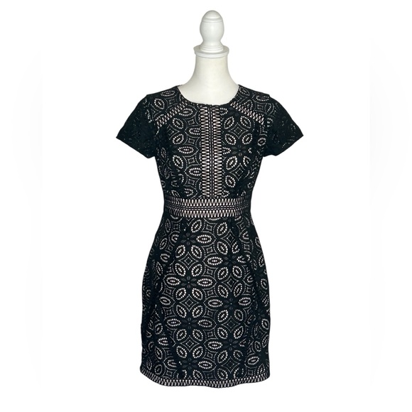 Lilly Pulitzer Suzanne Shift Dress Sz 4 Black Pink EUC Modern Goth Cocktail